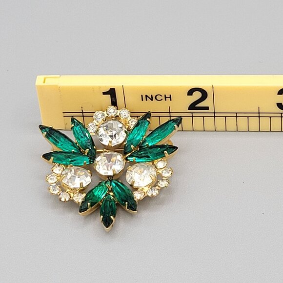 Vintage Gold Tone Brooch Pin Green Navettes Clear Rhinestones Prong Set 1950s - Picture 6 of 6